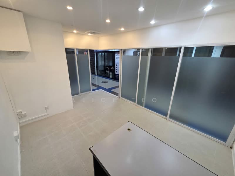 Bukit Timah Shopping Centre, 170 Upper Bukit Timah Road, 151 sqft, Mall Shop For Rent, by Alice Teo, 500154309 - Interior - CommercialGuru.com.sg
