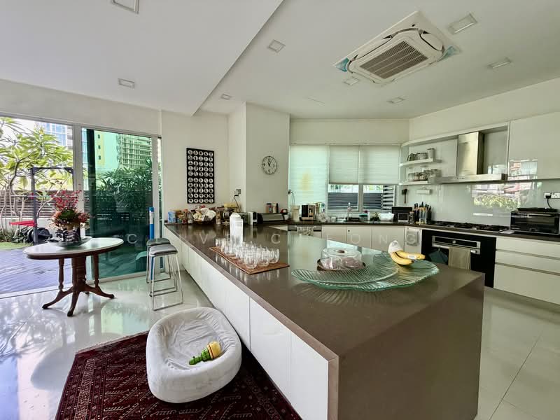 Wareham Road, , 7 Bedrooms, 8,000 sqft, Detached House For Sale, by Clive Cheong, 500154312 - Kitchen - PropertyGuru.com.sg