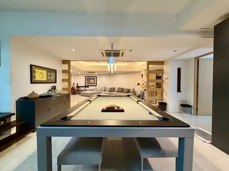 Wareham Road, , 7 Bedrooms, 8,000 sqft, Detached House For Sale, by Clive Cheong, 500154312 - Living Room - PropertyGuru.com.sg