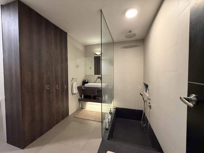 Wareham Road, , 7 Bedrooms, 8,000 sqft, Detached House For Sale, by Clive Cheong, 500154312 - Bathroom - PropertyGuru.com.sg
