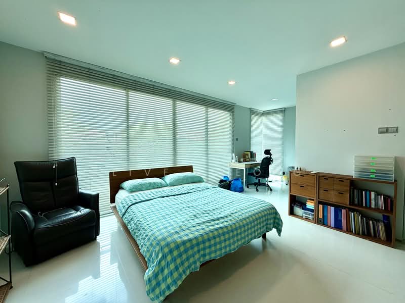 Wareham Road, , 7 Bedrooms, 8,000 sqft, Detached House For Sale, by Clive Cheong, 500154312 - Bedroom - PropertyGuru.com.sg