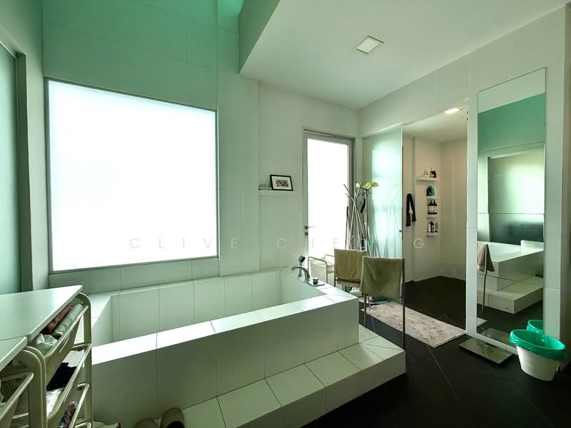 Wareham Road, , 7 Bedrooms, 8,000 sqft, Detached House For Sale, by Clive Cheong, 500154312 - Bathroom - PropertyGuru.com.sg