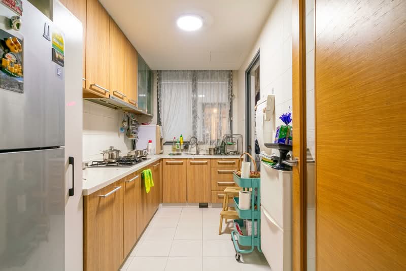 The Waterina, 51 Lorong 40 Geylang, 2 Bedrooms, 1,313 sqft, Apartment For Rent, by Aden Lim, 500154314 - Kitchen - PropertyGuru.com.sg
