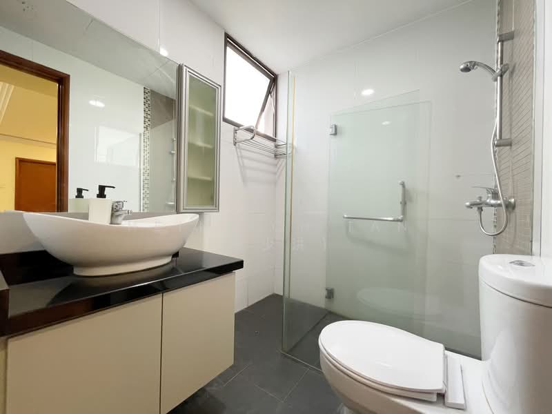 Parc Oasis, 53 Jurong East Avenue 1, Room Rental, 95 sqft, Condominium For Rent, by Heinrich Tan (陈少洪), 500154342 - Bathroom - PropertyGuru.com.sg