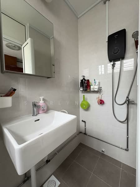 873 Yishun Street 81, 873 Yishun Street 81, 3 Bedrooms, 1,119 sqft, HDB Flat For Sale, by Sherlyn Foo, 500154343 - Bathroom - PropertyGuru.com.sg