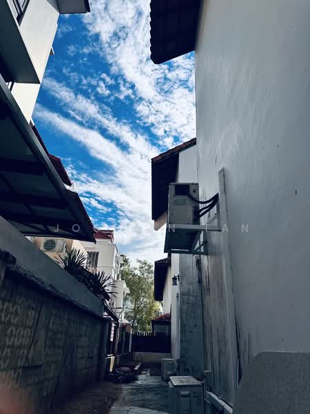 Freehold Detached D15 / Mediterranean Charm in Tranquil Enclave, No West Sun/ / Quiet & Tranquil / A&A or Rebuild Potential, 7 Bedrooms, 4,000 sqft, Detached House For Sale, by Jocelyn Tan, 500154345 - Exterior - PropertyGuru.com.sg