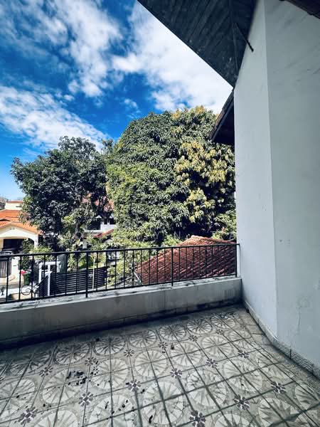 Freehold Detached D15 / Mediterranean Charm in Tranquil Enclave, No West Sun/ / Quiet & Tranquil / A&A or Rebuild Potential, 7 Bedrooms, 4,000 sqft, Detached House For Sale, by Jocelyn Tan, 500154345 - Balcony - PropertyGuru.com.sg