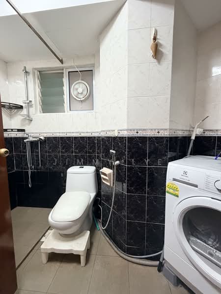 Melville Park, 12 Simei Street 1, 2 Bedrooms, 958 sqft, Condominium For Sale, by Jimmy Lye, 500154346 - Bathroom - PropertyGuru.com.sg