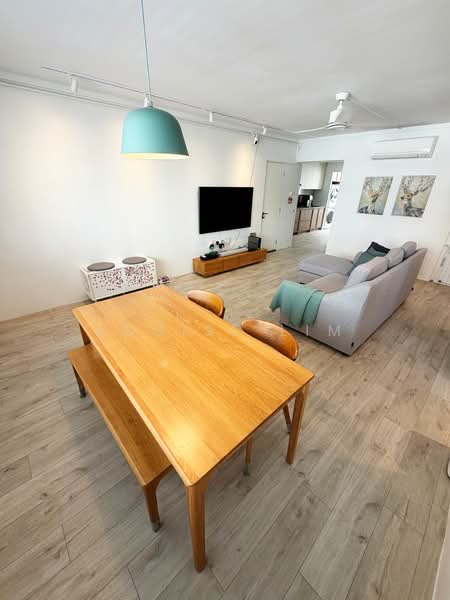 286 Tampines Street 22, 286 Tampines Street 22, 3 Bedrooms, 1,130 sqft, HDB Flat For Sale, by Louise Lim, 500154349 - Living Room - PropertyGuru.com.sg