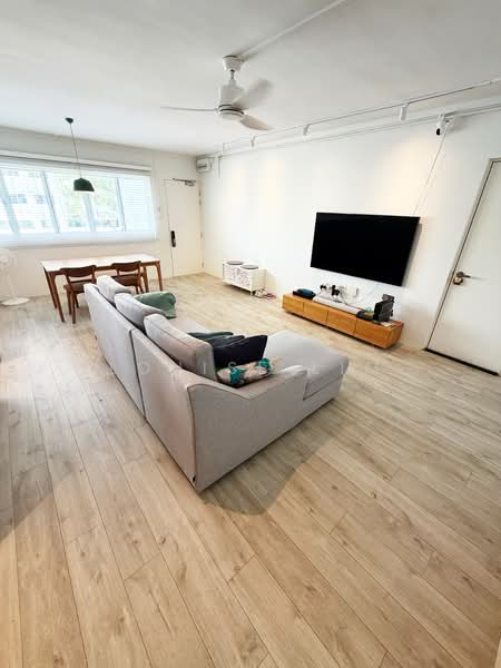 286 Tampines Street 22, 286 Tampines Street 22, 3 Bedrooms, 1,130 sqft, HDB Flat For Sale, by Louise Lim, 500154349 - Living Room - PropertyGuru.com.sg
