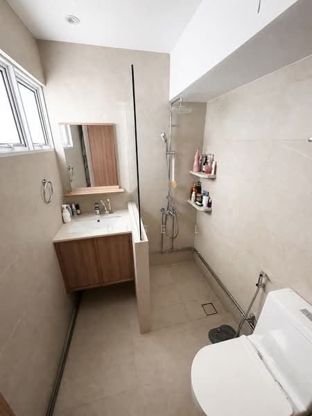 286 Tampines Street 22, 286 Tampines Street 22, 3 Bedrooms, 1,130 sqft, HDB Flat For Sale, by Louise Lim, 500154349 - Bathroom - PropertyGuru.com.sg