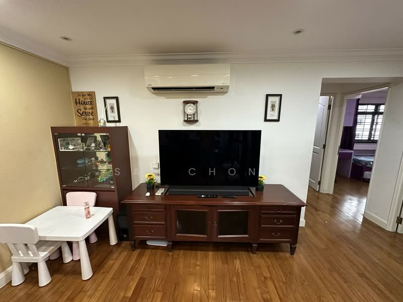 122A Sengkang East Way, 122A Sengkang East Way, 3 Bedrooms, 1,184 sqft, HDB Flat For Sale, by Sam Chong, 500154370 - Living Room - PropertyGuru.com.sg
