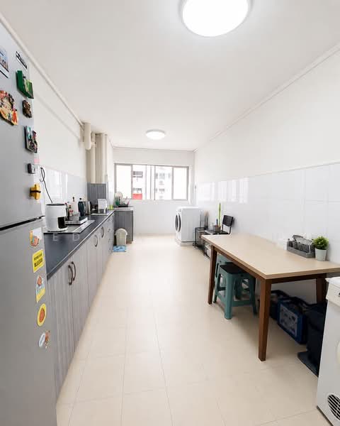 741 Yishun Avenue 5, 741 Yishun Avenue 5, 2 Bedrooms, 721 sqft, HDB Flat For Sale, by Edwin Lim YH, 500154380 - Kitchen - PropertyGuru.com.sg