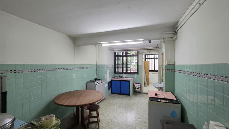 25 Toa Payoh East, 25 Toa Payoh East, 2 Bedrooms, 721 sqft, HDB Flat For Sale, by Ryan Yeo, 500154387 - Kitchen - PropertyGuru.com.sg