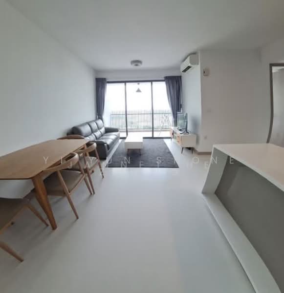 J Gateway, 2 Gateway Drive, 3 Bedrooms, 947 sqft, Condominium For Rent, by Yi Yun Shone Zhang, 500154407 - Living Room - PropertyGuru.com.sg