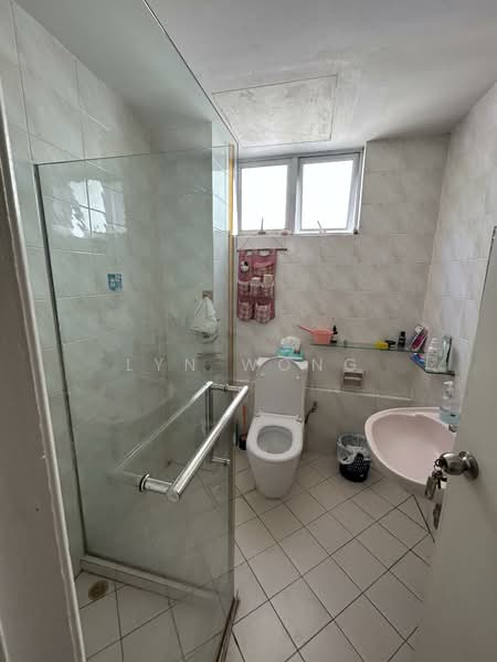 12A Wan Tho Avenue, , Room Rental, 150 sqft, Semi-Detached House For Rent, by Lyn Wong, 500154411 - Bathroom - PropertyGuru.com.sg