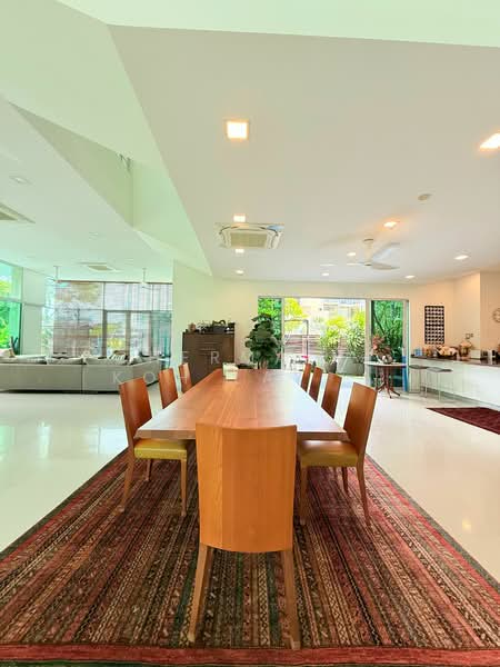 Wareham Road, Wareham Road, 6 Bedrooms, 8,000 sqft, Detached House For Sale, by CHERMAINE Koh Lay Cheng, 500154425 - Dining Room - PropertyGuru.com.sg
