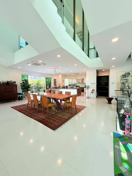 Wareham Road, Wareham Road, 6 Bedrooms, 8,000 sqft, Detached House For Sale, by CHERMAINE Koh Lay Cheng, 500154425 - Dining Room - PropertyGuru.com.sg