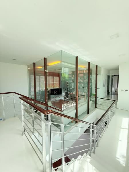 Wareham Road, Wareham Road, 6 Bedrooms, 8,000 sqft, Detached House For Sale, by CHERMAINE Koh Lay Cheng, 500154425 - Interior - PropertyGuru.com.sg