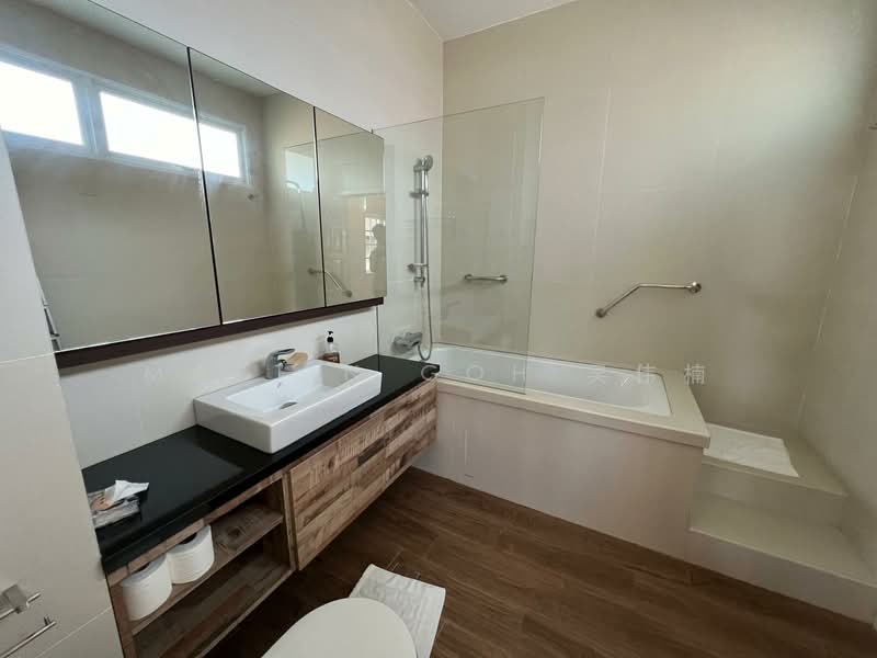 🌟 SINGAPORE BLUE-CHIP GCB • Peirce Hill • Ridout area 🌟, , 10+ Bedrooms, 11,000 sqft, Good Class Bungalow For Sale, by Martin Goh 吴伟楠, 500154438 - Bathroom - PropertyGuru.com.sg
