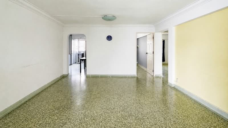 8 Bedok South Avenue 2, 8 Bedok South Avenue 2, 3 Bedrooms, 883 sqft, HDB Flat For Sale, by Justin Heng, 500154444 - Living Room - PropertyGuru.com.sg