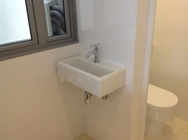 Woodhaven, 77 Woodgrove Avenue, 3 Bedrooms, 1,173 sqft, Condominium For Sale, by Jasmine Ye, 500154451 - Bathroom - PropertyGuru.com.sg