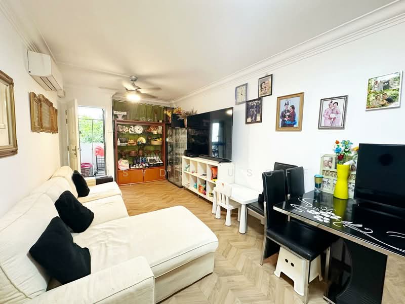 145 Woodlands Street 13, 145 Woodlands Street 13, 3 Bedrooms, 731 sqft, HDB Flat For Sale, by Rusydi Yusoff, 500154455 - Living Room - PropertyGuru.com.sg