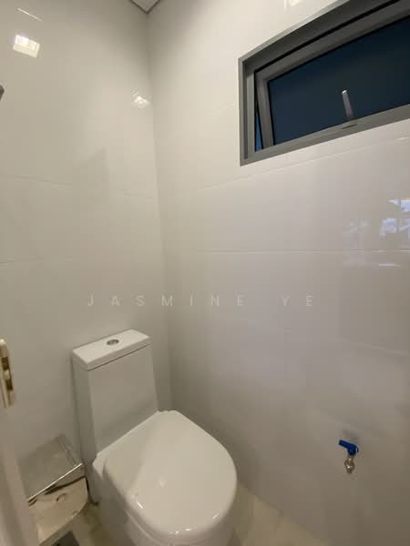 Woodhaven, 77 Woodgrove Avenue, 3 Bedrooms, 1,173 sqft, Condominium For Sale, by Jasmine Ye, 500154458 - Bathroom - PropertyGuru.com.sg