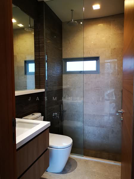 Woodhaven, 77 Woodgrove Avenue, 3 Bedrooms, 1,173 sqft, Condominium For Sale, by Jasmine Ye, 500154469 - Bathroom - PropertyGuru.com.sg