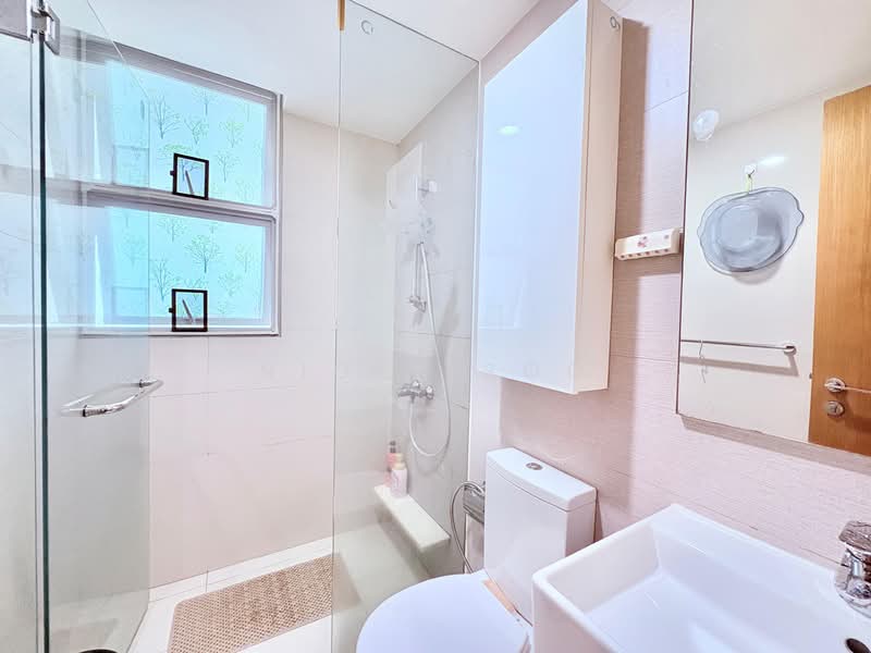 Prive, 35 Punggol Field, 3 Bedrooms, 1,001 sqft, Executive Condominium For Sale, by Nigel Soo, 500154470 - Bathroom - PropertyGuru.com.sg