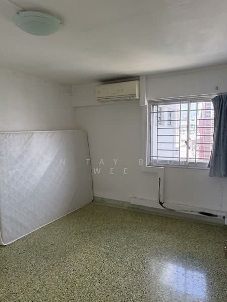 8 Bedok South Avenue 2, 8 Bedok South Avenue 2, 3 Bedrooms, 882 sqft, HDB Flat For Sale, by Ken Tay Boon Wee, 500154479 - Bedroom - PropertyGuru.com.sg