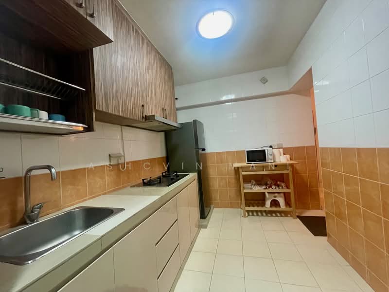 61C Strathmore Avenue, 61C Strathmore Avenue, 2 Bedrooms, 731 sqft, HDB Flat For Sale, by Ashcvin Mani, 500154480 - Kitchen - PropertyGuru.com.sg