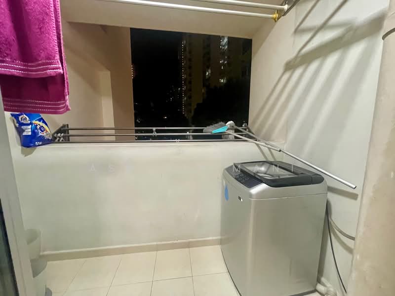 61C Strathmore Avenue, 61C Strathmore Avenue, 2 Bedrooms, 731 sqft, HDB Flat For Sale, by Ashcvin Mani, 500154480 - Balcony - PropertyGuru.com.sg