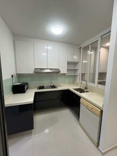 Ridgewood Condominium, 1 Ridgewood Close, 4 Bedrooms, 1,744 sqft, Condominium For Rent, by Julie Kong, 500154490 - Kitchen - PropertyGuru.com.sg