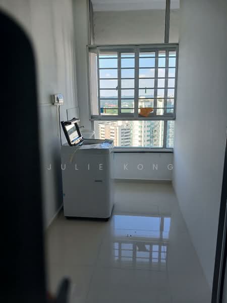 Ridgewood Condominium, 1 Ridgewood Close, 4 Bedrooms, 1,744 sqft, Condominium For Rent, by Julie Kong, 500154490 - View - PropertyGuru.com.sg
