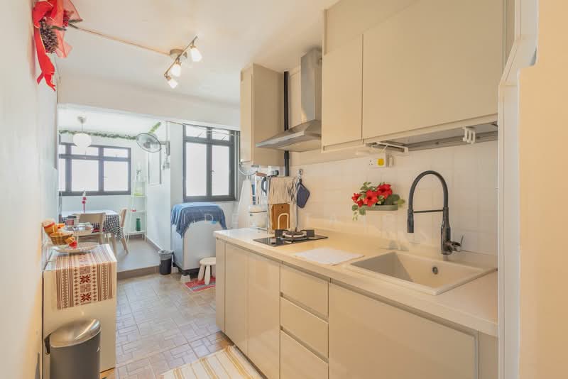 51 Lorong 6 Toa Payoh, 51 Lorong 6 Toa Payoh, 2 Bedrooms, 786 sqft, HDB Flat For Sale, by Aiden Tang, 500154491 - Kitchen - PropertyGuru.com.sg