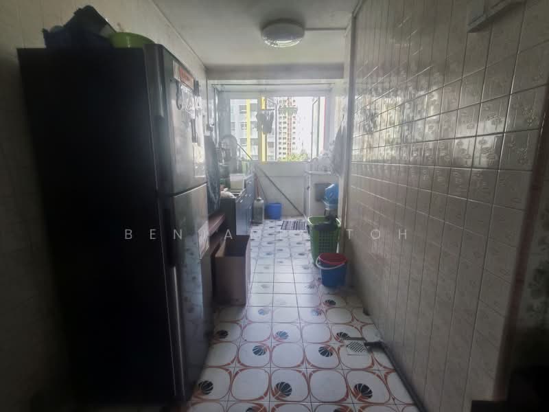120 Lorong 2 Toa Payoh, 120 Lorong 2 Toa Payoh, 1 Bedroom, 430 sqft, HDB Flat For Sale, by Benjamin Toh, 500154494 - Kitchen - PropertyGuru.com.sg
