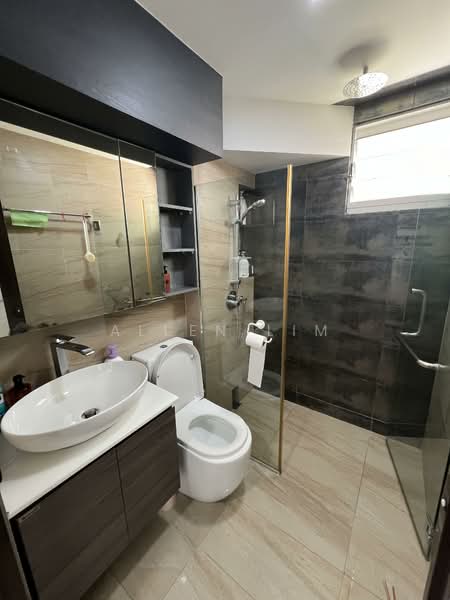 282A Sengkang East Avenue, 282A Sengkang East Avenue, 3 Bedrooms, 990 sqft, HDB Flat For Sale, by Allen Lim, 500154496 - Bathroom - PropertyGuru.com.sg