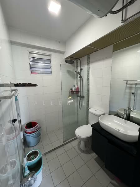 282A Sengkang East Avenue, 282A Sengkang East Avenue, 3 Bedrooms, 990 sqft, HDB Flat For Sale, by Allen Lim, 500154496 - Bathroom - PropertyGuru.com.sg