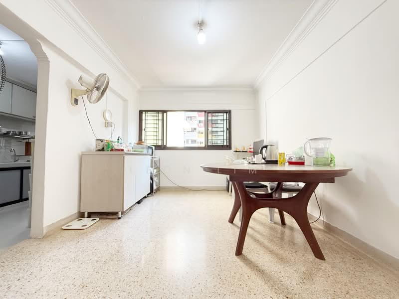 305 Ang Mo Kio Avenue 1, 305 Ang Mo Kio Avenue 1, 3 Bedrooms, 1,324 sqft, HDB Flat For Sale, by Leon Lim, 500154535 - Kitchen - PropertyGuru.com.sg