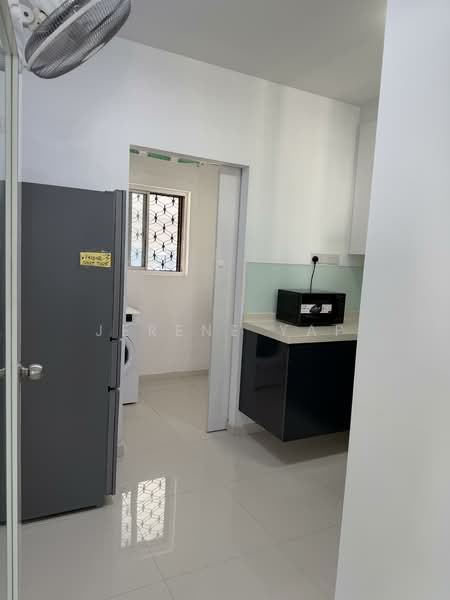 Ridgewood Condominium, 1 Ridgewood Close, 4 Bedrooms, 1,744 sqft, Condominium For Rent, by Jerene Yap, 500154540 - Kitchen - PropertyGuru.com.sg