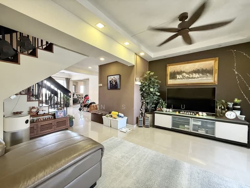 115 Clementi Street 13, 115 Clementi Street 13, 4 Bedrooms, 1,733 sqft, HDB Flat For Sale, by Kevin Sangju, 500154561 - Living Room - PropertyGuru.com.sg