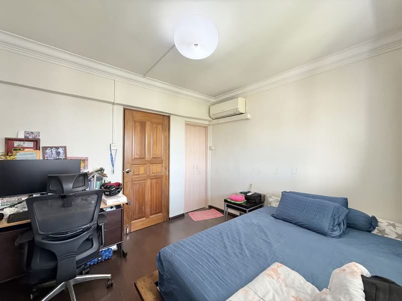 115 Clementi Street 13, 115 Clementi Street 13, 4 Bedrooms, 1,733 sqft, HDB Flat For Sale, by Kevin Sangju, 500154561 - Master Bedroom - PropertyGuru.com.sg