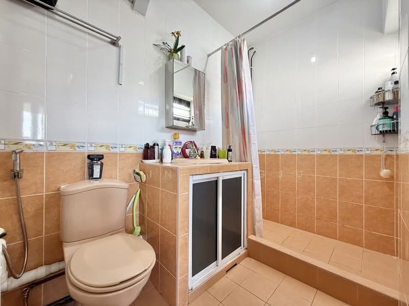 115 Clementi Street 13, 115 Clementi Street 13, 4 Bedrooms, 1,733 sqft, HDB Flat For Sale, by Kevin Sangju, 500154561 - Master Bathroom - PropertyGuru.com.sg