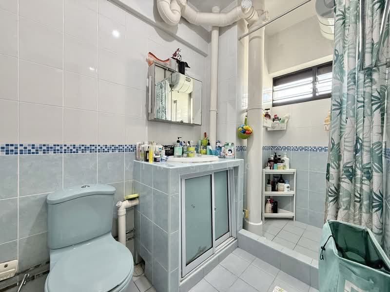 115 Clementi Street 13, 115 Clementi Street 13, 4 Bedrooms, 1,733 sqft, HDB Flat For Sale, by Kevin Sangju, 500154561 - Common Bathroom - PropertyGuru.com.sg