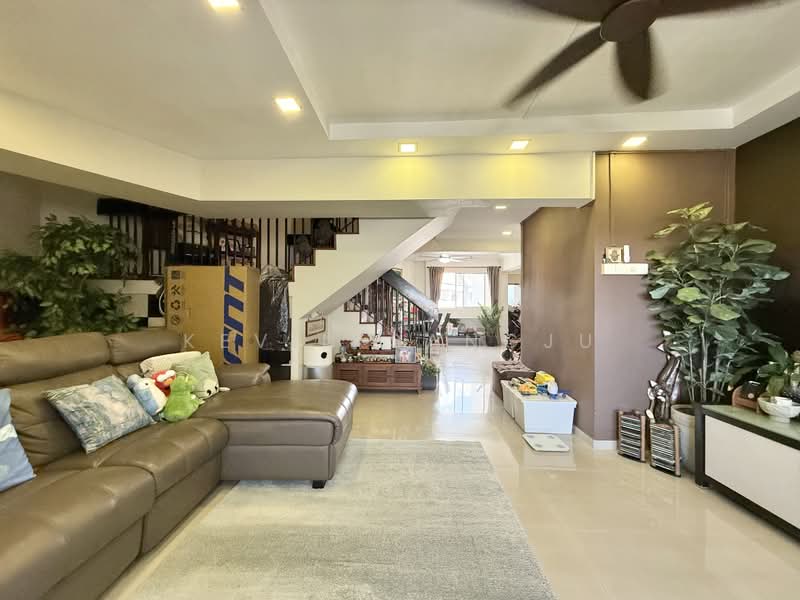 115 Clementi Street 13, 115 Clementi Street 13, 4 Bedrooms, 1,733 sqft, HDB Flat For Sale, by Kevin Sangju, 500154561 - Living Room - PropertyGuru.com.sg