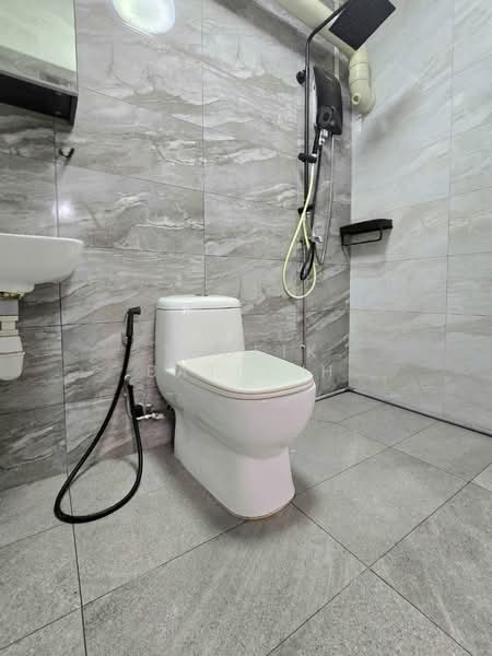 290B Bukit Batok Street 24, 290B Bukit Batok Street 24, 4 Bedrooms, 1,517 sqft, HDB Flat For Sale, by Taufik Batisah, 500154565 - Bathroom - PropertyGuru.com.sg