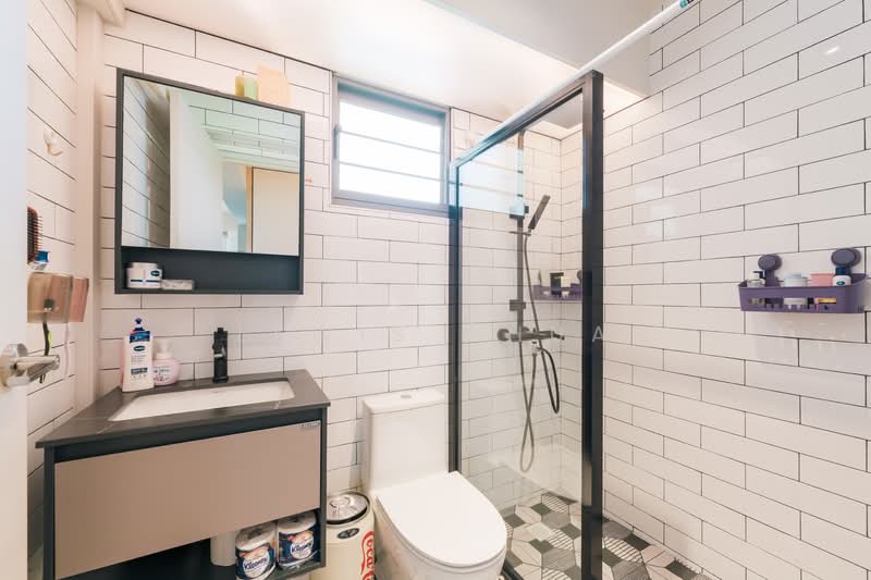 315A Punggol Way, 315A Punggol Way, 3 Bedrooms, 1,001 sqft, HDB Flat For Sale, by Lewis Chua, 500154567 - Bathroom - PropertyGuru.com.sg