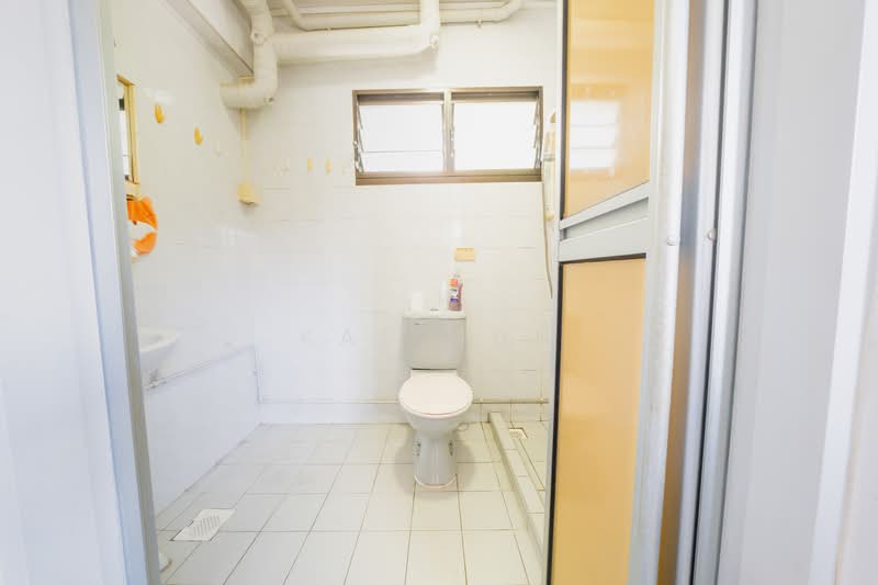 715 Woodlands Drive 70, 715 Woodlands Drive 70, 3 Bedrooms, 1,076 sqft, HDB Flat For Sale, by Kai Mun, 500154569 - Bathroom - PropertyGuru.com.sg