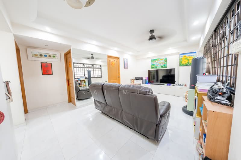 715 Woodlands Drive 70, 715 Woodlands Drive 70, 3 Bedrooms, 1,076 sqft, HDB Flat For Sale, by Kai Mun, 500154569 - Living Room - PropertyGuru.com.sg